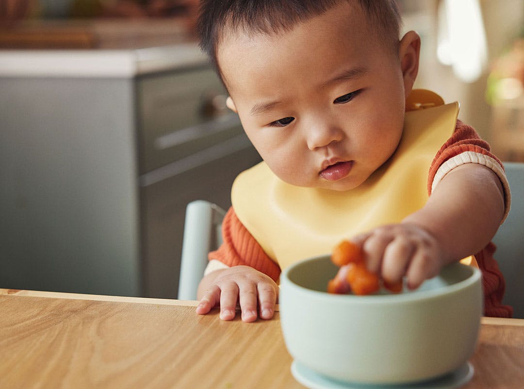 baby eating